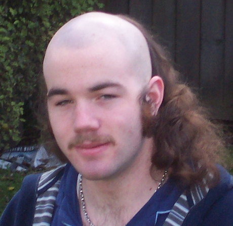 460>_3529243